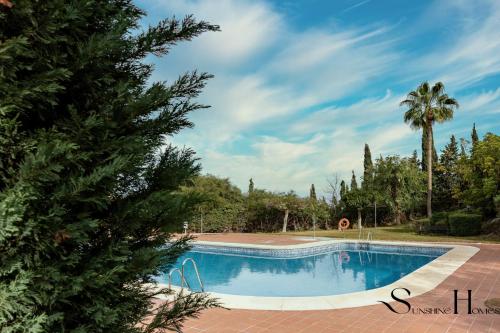 Townhouse wIth Jacuzzi,sea views, swimming pool,garage