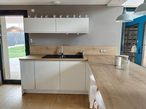 Photo de la galerie de l'établissement Eden Blue Lodge-15 min Compiègne, à Chevrières