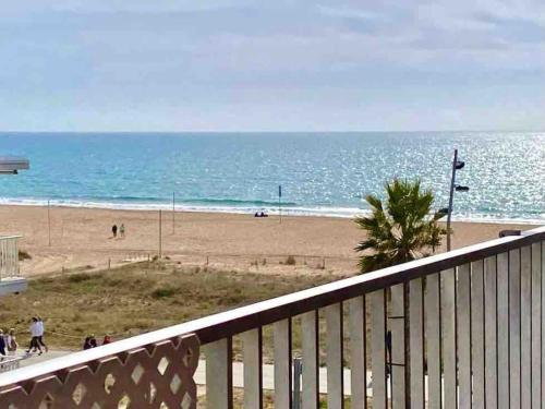 BEACHFRONT APARTMENT Castelldefels