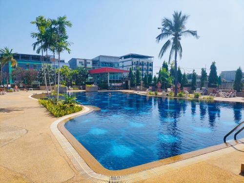 Bazén v ubytování High Floor Seaview Beach Apartments-tub face to Ocean,projector,high speed Wi-Fi nebo v jeho okolí