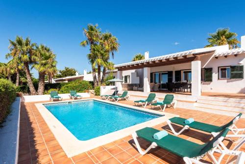 Φωτογραφία από το άλμπουμ του Bini Carmen σε Binibeca