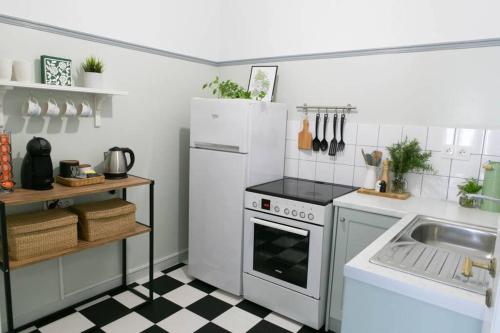 Artistic Acropolis apartment