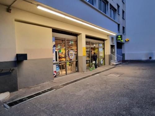 Appartement T3 72m2 Rénové Vieux port Marseille