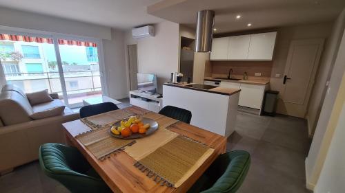 Face mer et plages appartement avec terrasse. photo 3