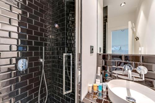 Photo de la galerie de l'établissement 125 Suite Cochine - Superbe Appartement à Paris, à Paris