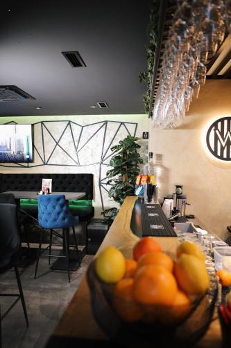 Makanan di atau berdekatan hotel