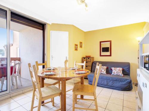 Apartment Les Coraux-3 by Interhome