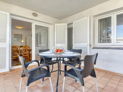 Apartment Platja de Roses-4 by Interhome