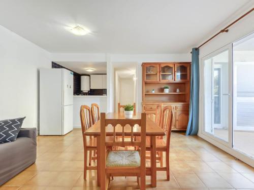 Apartment Platja de Roses-7 by Interhome
