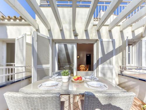 Apartment Platja de Roses-8 by Interhome