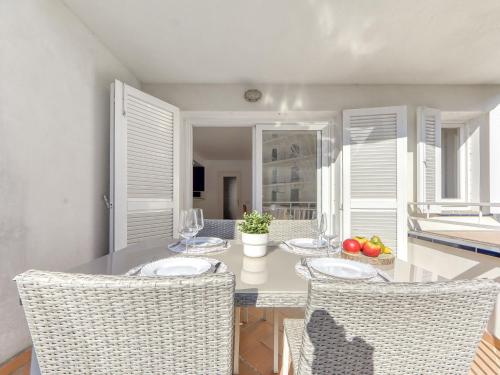 Apartment Platja de Roses-10 by Interhome