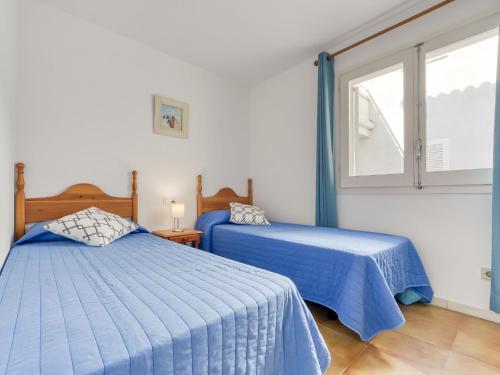 Apartment Platja de Roses-10 by Interhome