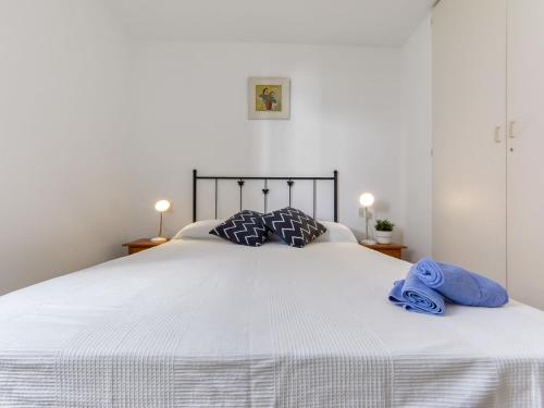 Apartment Platja de Roses-11 by Interhome