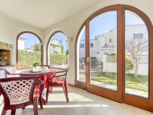 Holiday Home Requesens by Interhome