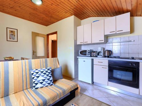 Apartment Ruža 1 by Interhome