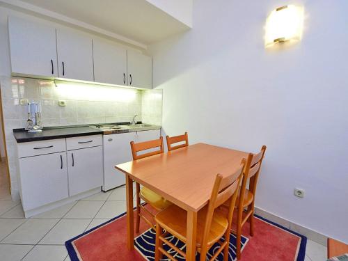 Apartment Meridiana-3 by Interhome