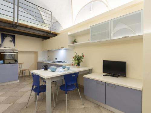 Dapur atau dapur kecil di Apartment Cielo e Mare - FLG111 by Interhome