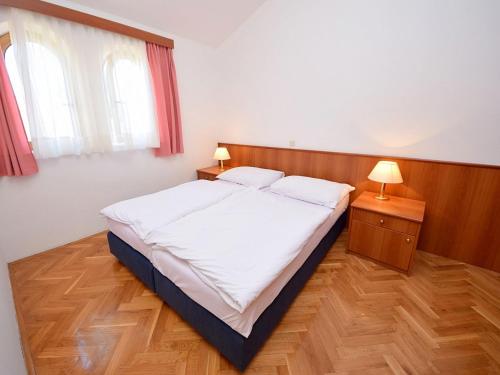 Apartment Meridiana-7 by Interhome