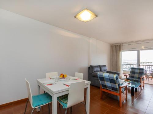 Posedenie v ubytovaní Apartment Port L'escala-1 by Interhome