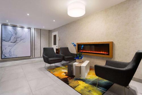 Ramada by Wyndham Bronx Image