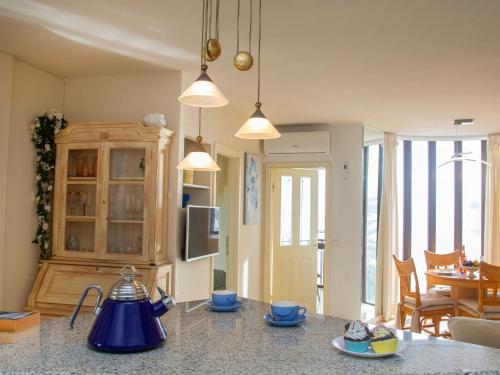 Apartment Oceanic-2 by Interhome