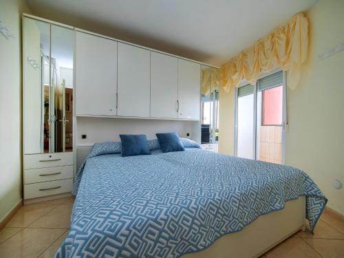 Apartment Oceanic-2 by Interhome