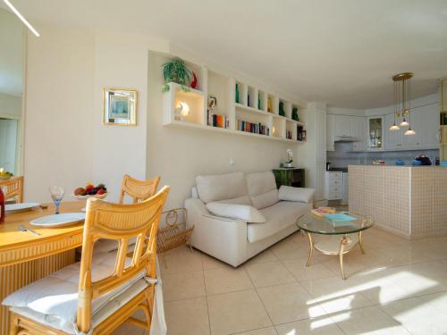 Apartment Oceanic-2 by Interhome