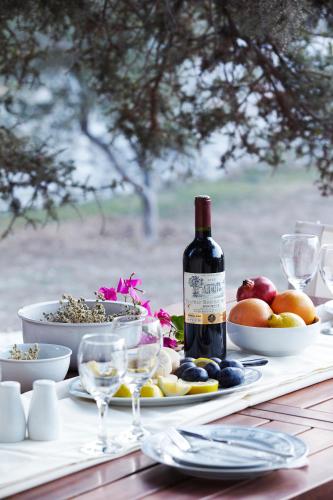 Gallery image of Kedros Villas in Agios Prokopios