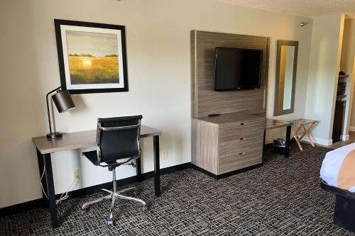 Quality Inn & Suites Red Wing – Photos 5