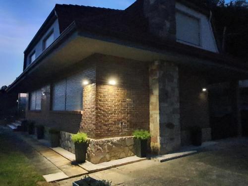 Das Gebäude in dem sich die Villa befindet