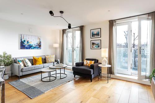 Tranquil Belsize Park Haven with Stunning Views