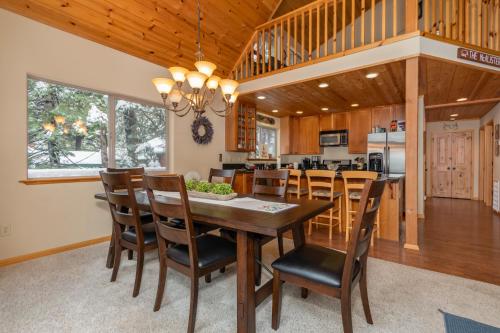 Dapur atau dapur kecil di Innsbruk Chalet