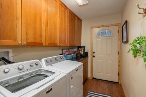 Dapur atau dapur kecil di Innsbruk Chalet