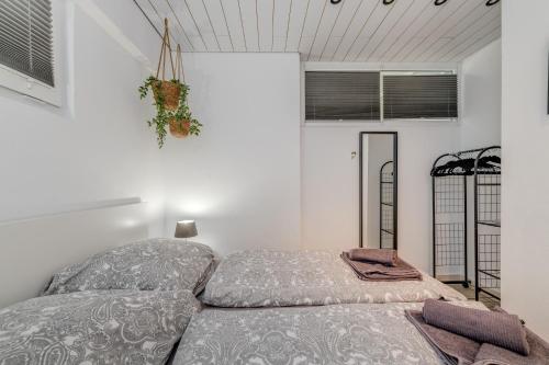 Katil atau katil-katil dalam bilik di Apartments with pool Vrdoljak