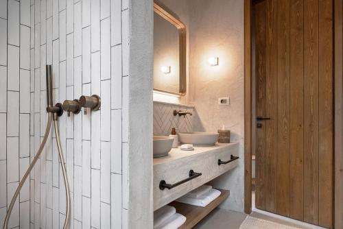 Koupelna v ubytování Eliamos Villas Hotel & Spa