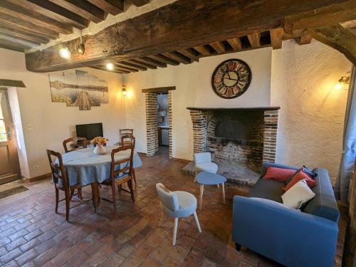 Gîte Authentique en Sologne : Proche Châteaux, Randonnées, Equipé et Familial - FR-1-590-278