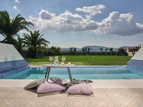 Bazén v ubytování Meandros Boutique & Spa Hotel - Adults Only nebo v jeho okolí