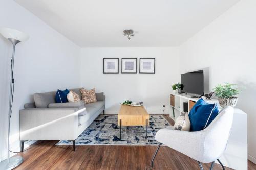 Televiisor ja/või meelelahutuskeskus majutusasutuses City Center,2 Bedroom Apartment with Parking