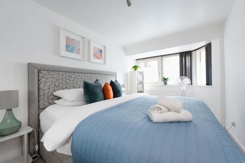 Katil atau katil-katil dalam bilik di City Center,2 Bedroom Apartment with Parking