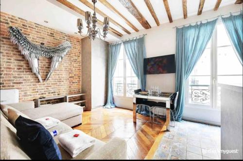 Center Paris Louvre - Tuilerie