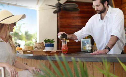 Nápoje v ubytování Sole Miami, A Noble House Resort