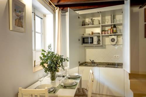 Charming 2 Bedroom Apartment at Plaza el Salvador by OCityzen