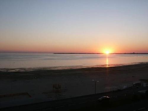 FACE MER PORNICHET BAIE DE LA BAULE GRAND STUDIO