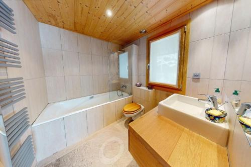Chalet La Grande Ourse Meribel - superior duplex apartment photo 3