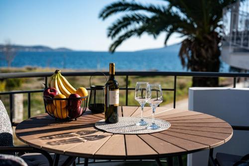 Deluxe Seaside Condo for 6