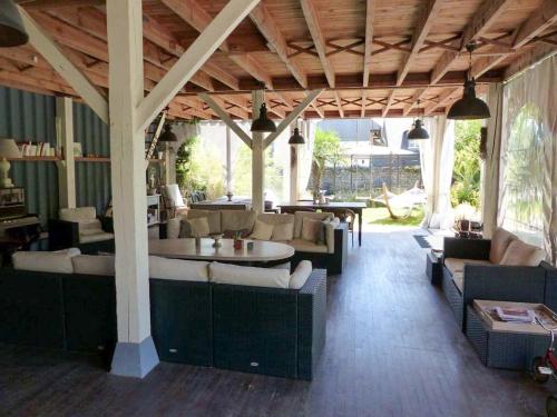 Ruang duduk di Gite Pavillon Le 1900