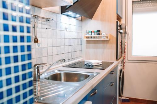 Apartment with Atrium Anabelaにあるキッチンまたは簡易キッチン