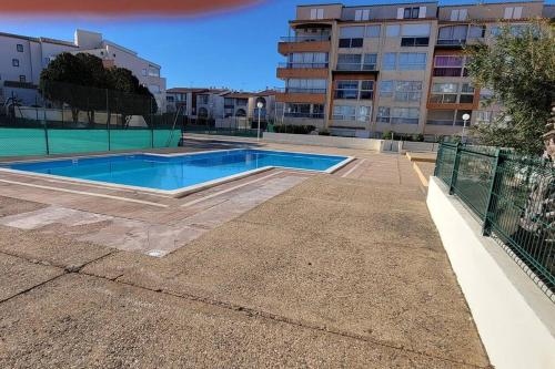 Nauticap, Joli T2 rénové, piscine, parking, 200m plage
