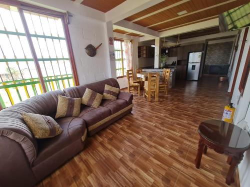 Posezení v ubytování Apartahotel Bella Vista 2nd Floor Lake Calima