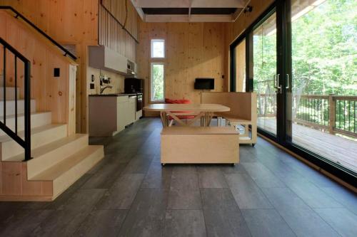 Φωτογραφία από το άλμπουμ του Cabin Zoobox 57 σε Eastman